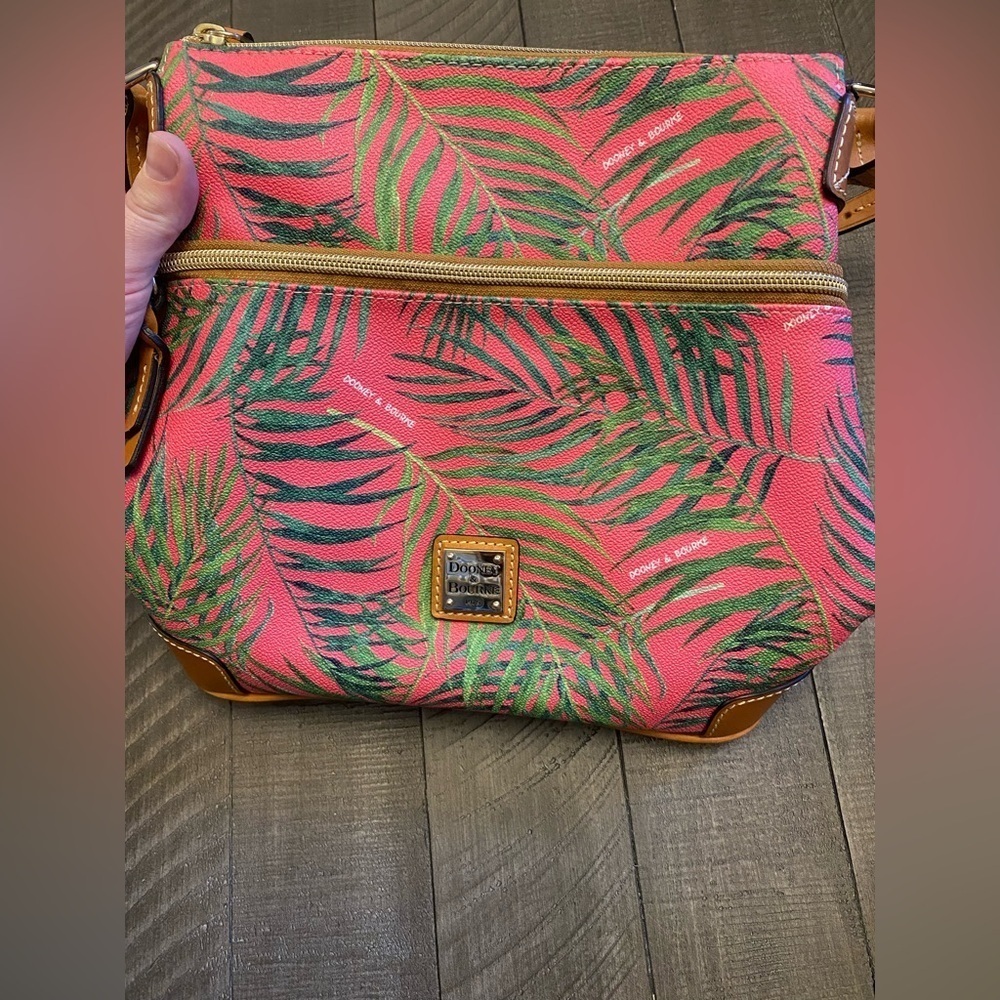 Dooney & Bourke pink with palm leaves crossbody/shoulder bag - Picture 2 of 15